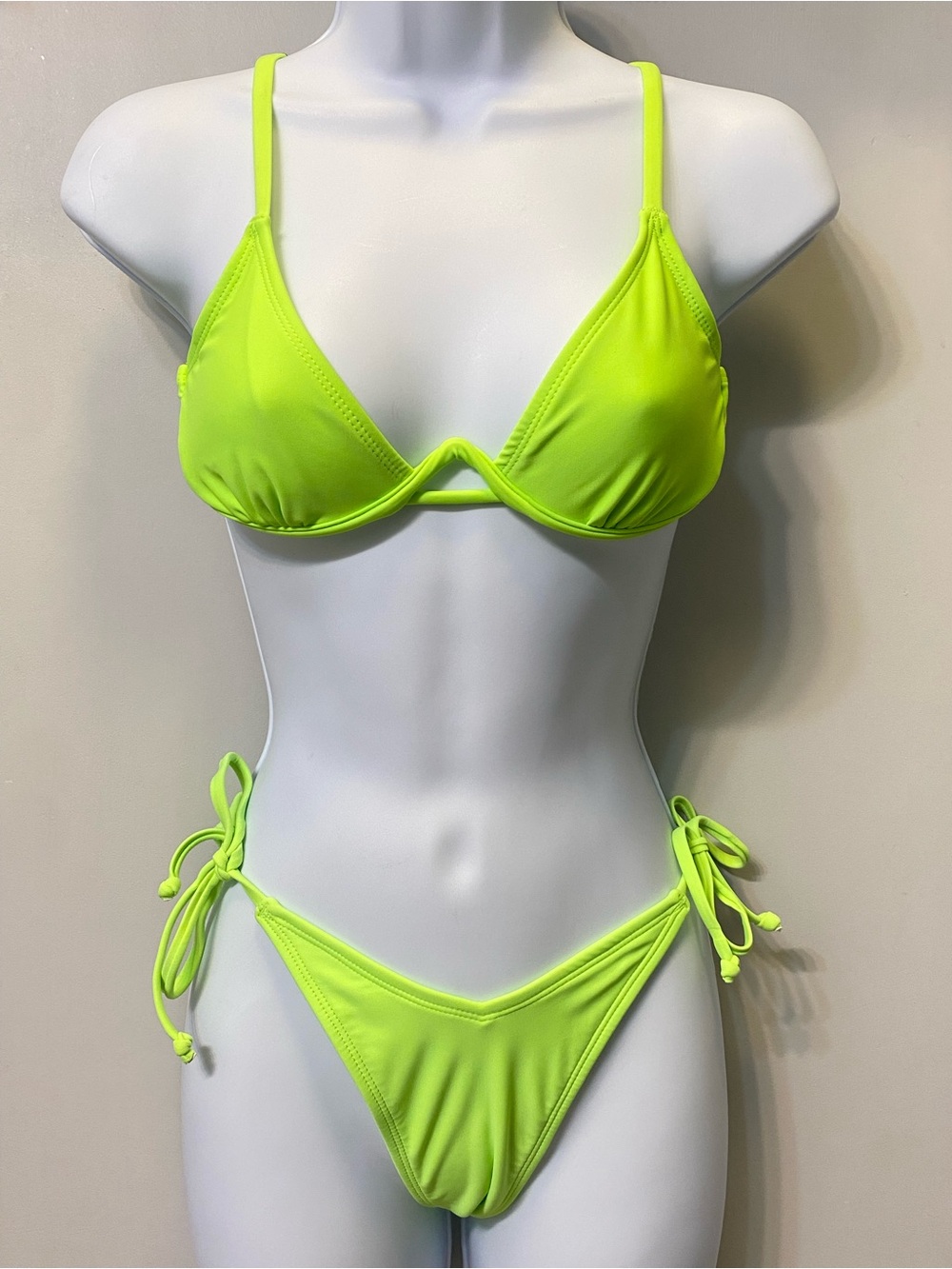 Xhilaration Neon Lime Underwire Bikini Set Size Small